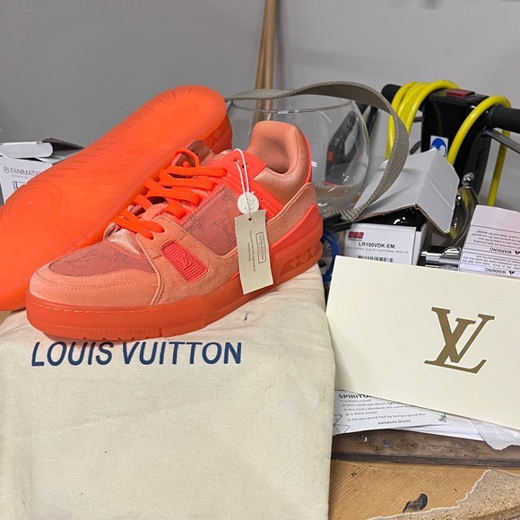 Louis Vuitton Designer Sneakers NWT with Canvas Bag. Never worn… trusted source. - Picture 5 of 13